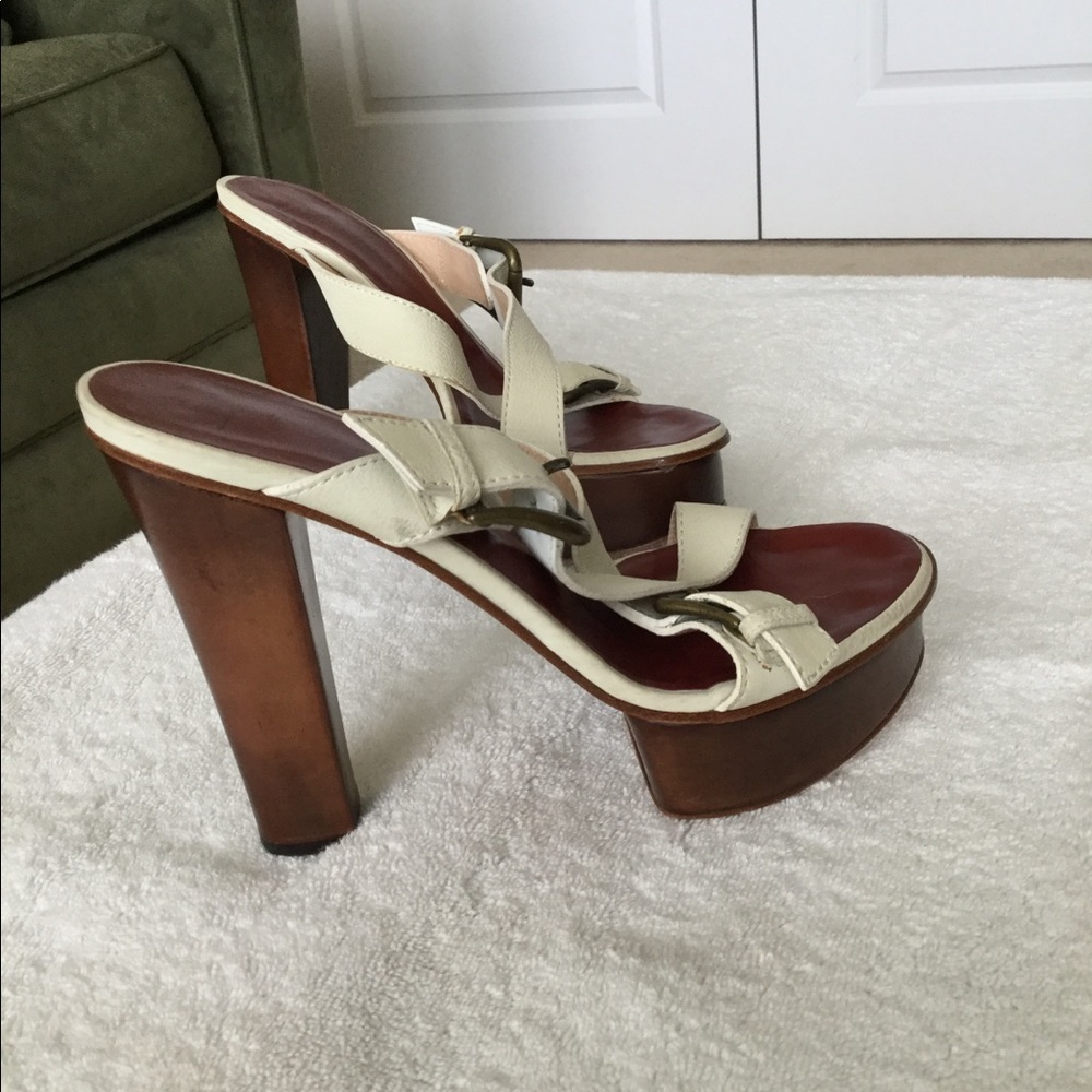 Giuseppe Zanotti Cream Platforms Sandals Size US 6
